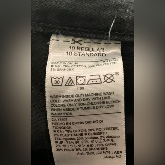 Old Navy Mid-Rise Super Skinny Jeans - Picture 4 of 5